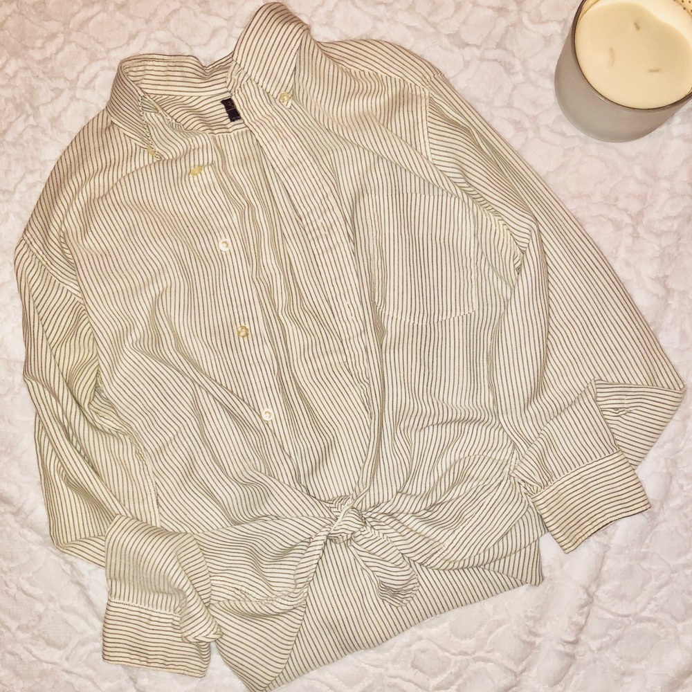 Van Heusen V-Taper Men’s Button Down Shirt